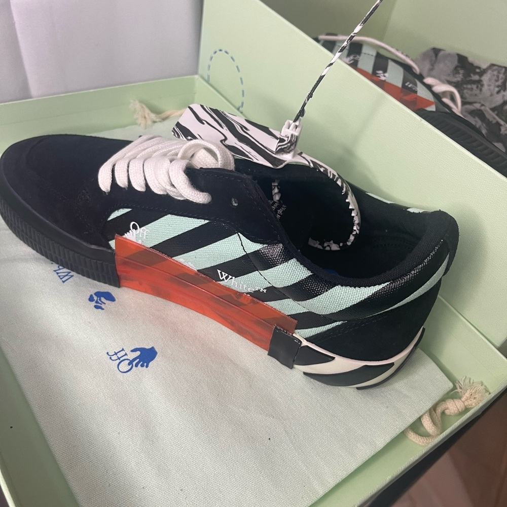 Off- White off white sneaks black mint zebra white womens size 6 shoes